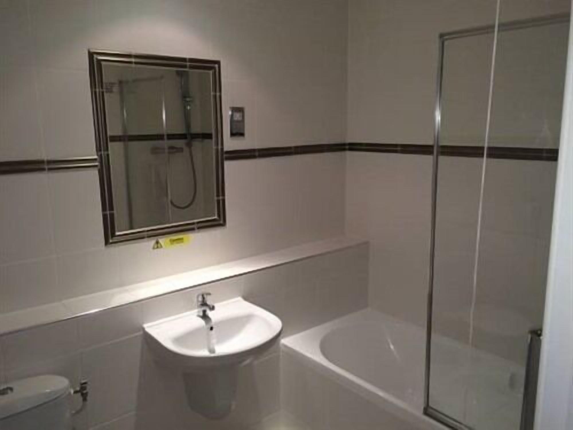 classic double room, ensuite, park view