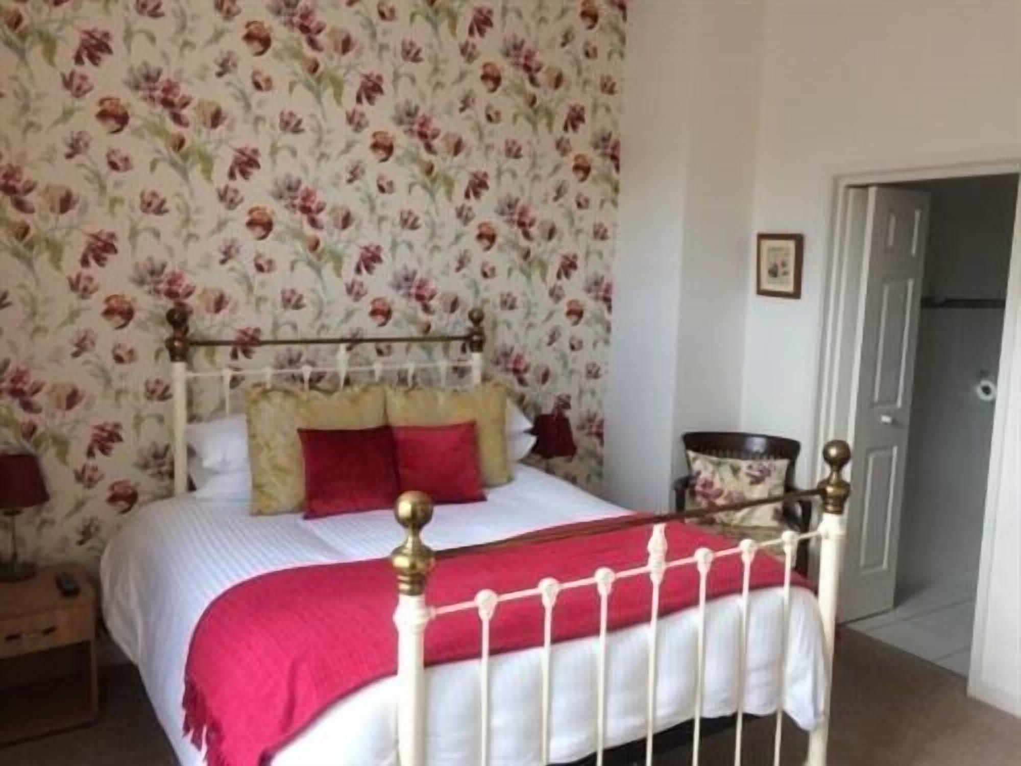 deluxe double room, ensuite, park view