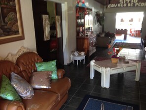 Lobby sitting area - Pousada Ecológica Cavalo de Pedra (Peruíbe)