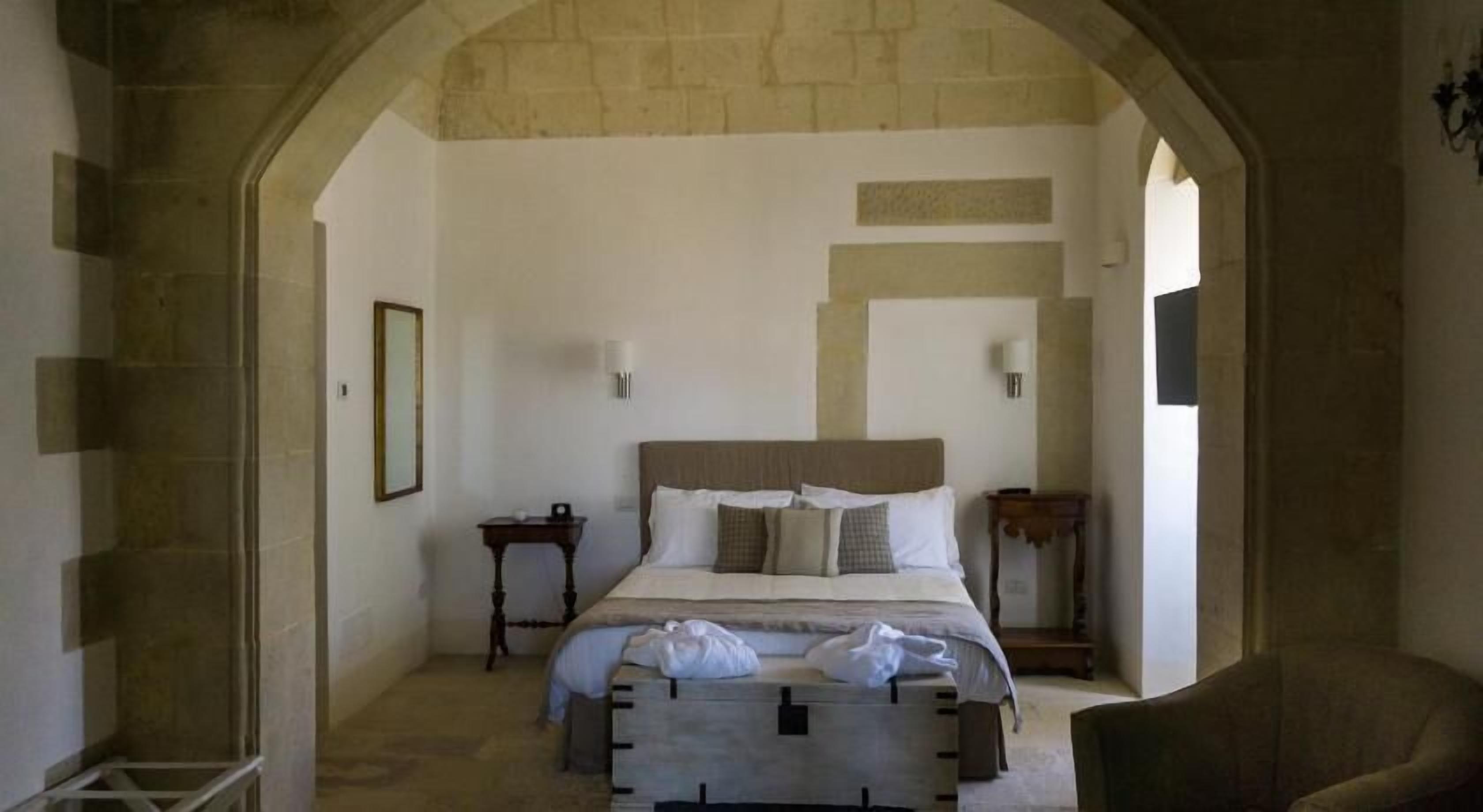 Premium bedding, down duvets, pillow-top beds, minibar