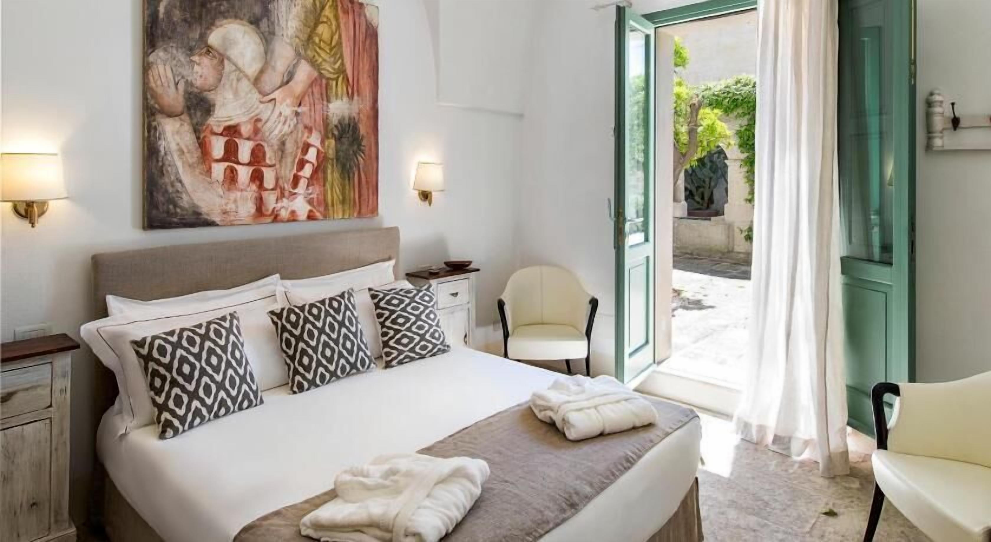 Premium bedding, down duvets, pillow-top beds, minibar