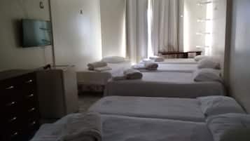 Standard Triple Room | Minibar, free WiFi, bed sheets