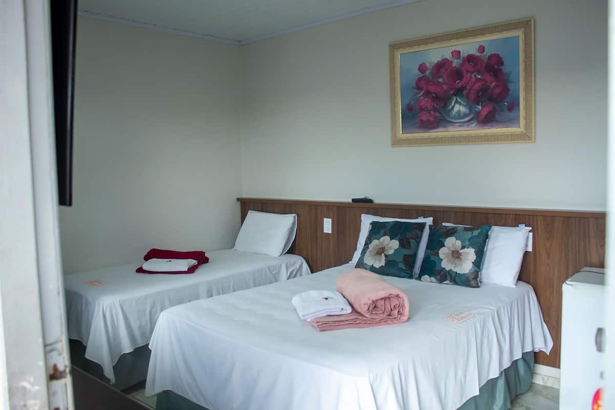 Minibar, free WiFi, bed sheets