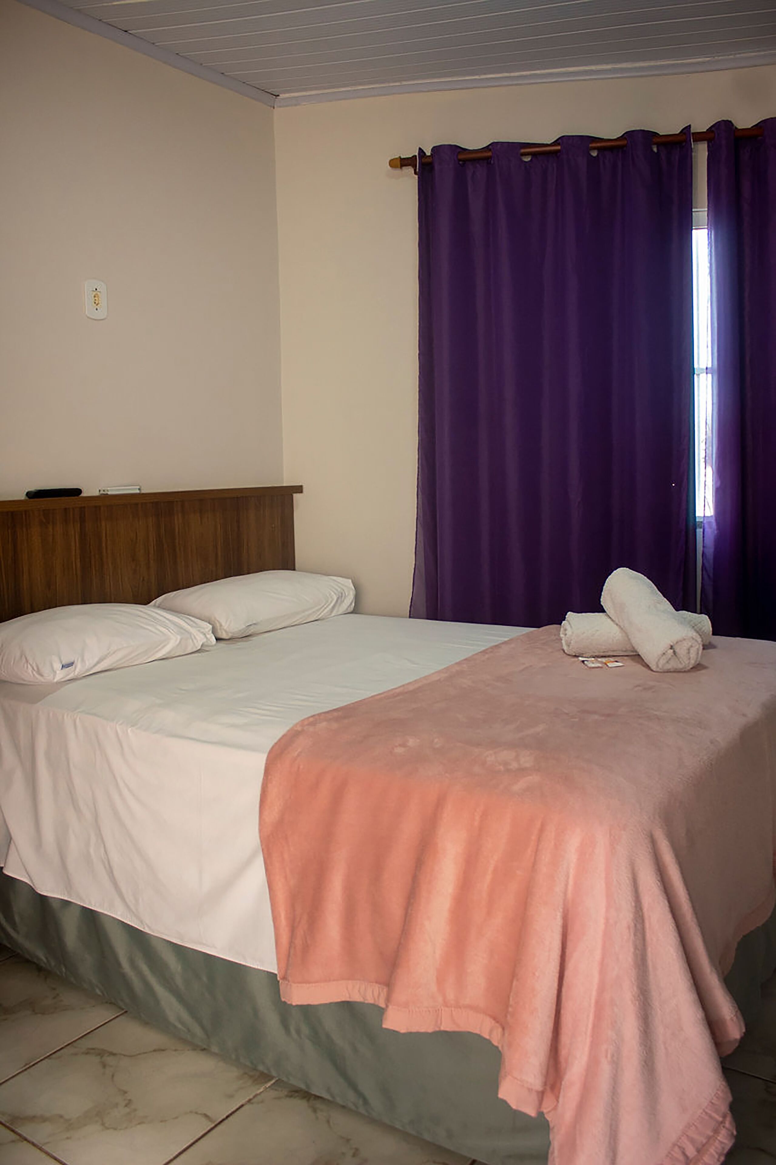 minibar, free wifi, bed sheets