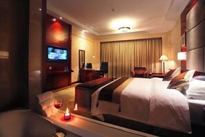 Minibar, in-room safe, iron/ironing board, Internet - Dunhuang Hotel (Jiuquan)
