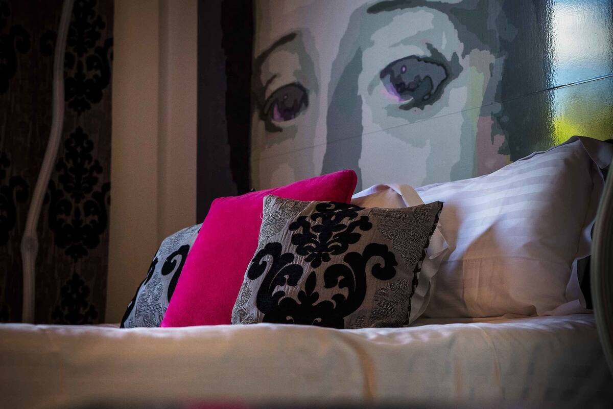 deluxe double or twin room, 1 bedroom, park view | premium bedding, minibar, in-room safe, individually decorated