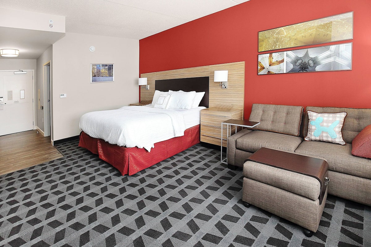 1 bedroom, premium bedding, pillowtop beds, individually furnished