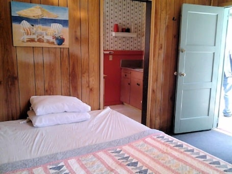 Living room. Huntington Lake Resort - Campsite