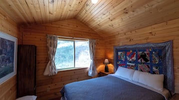 Comfort Cabin | Desk