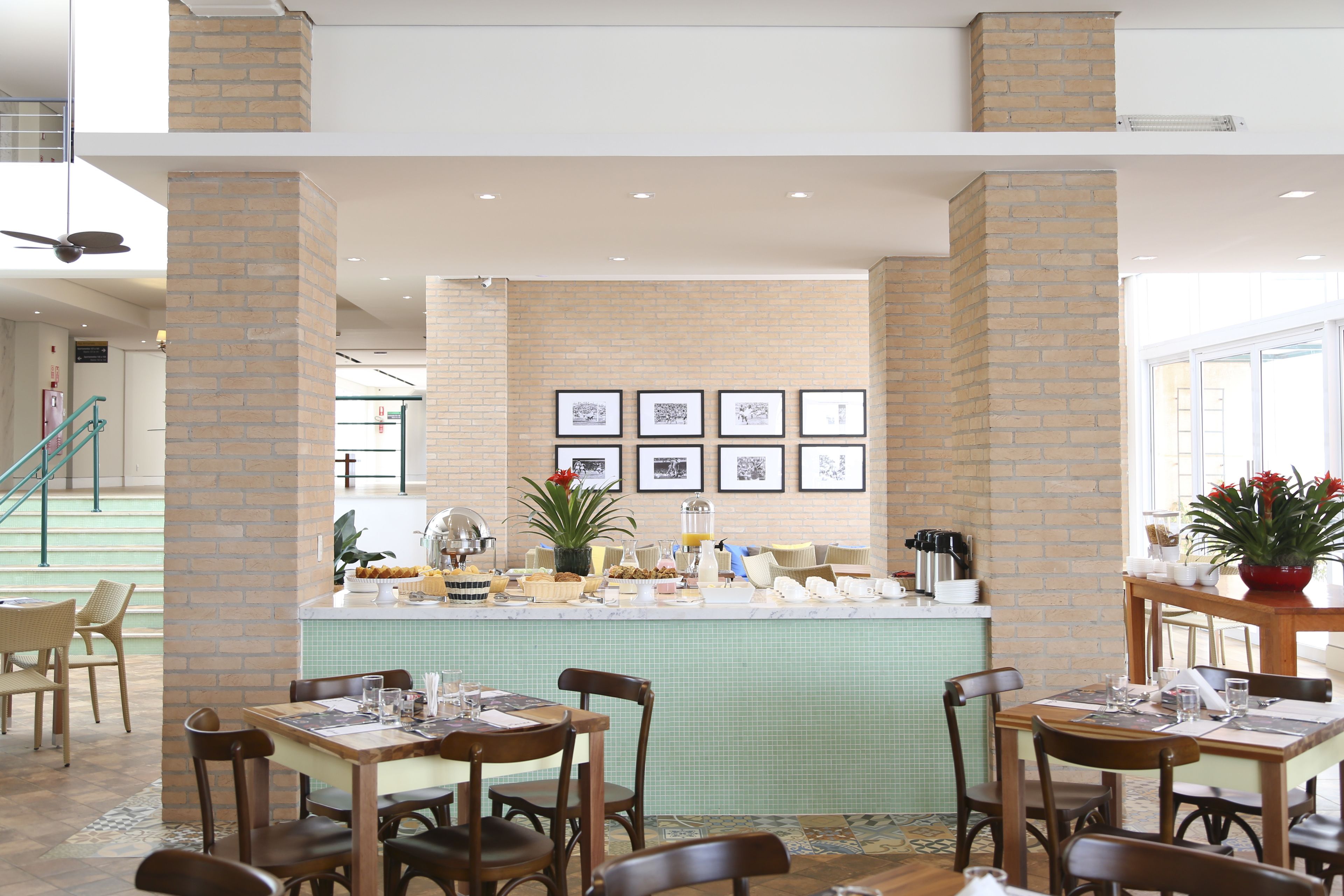 包每日自助早餐