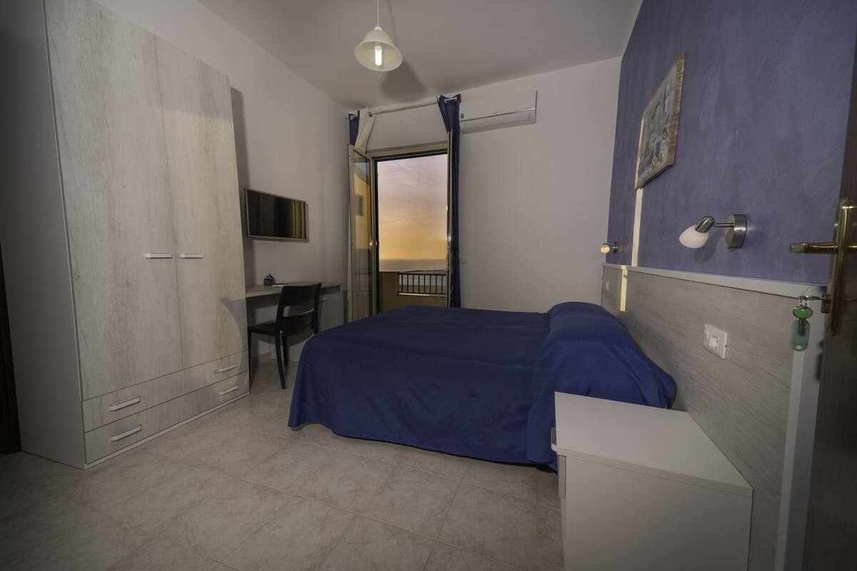 In-room safe, desk, free WiFi, bed sheets
