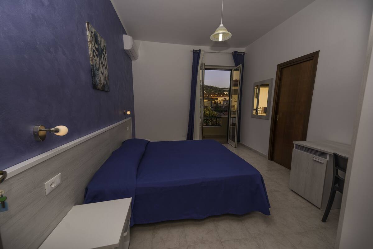 In-room safe, desk, free WiFi, bed sheets