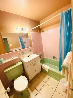 Standard Room, 2 Queen Beds | Bathroom