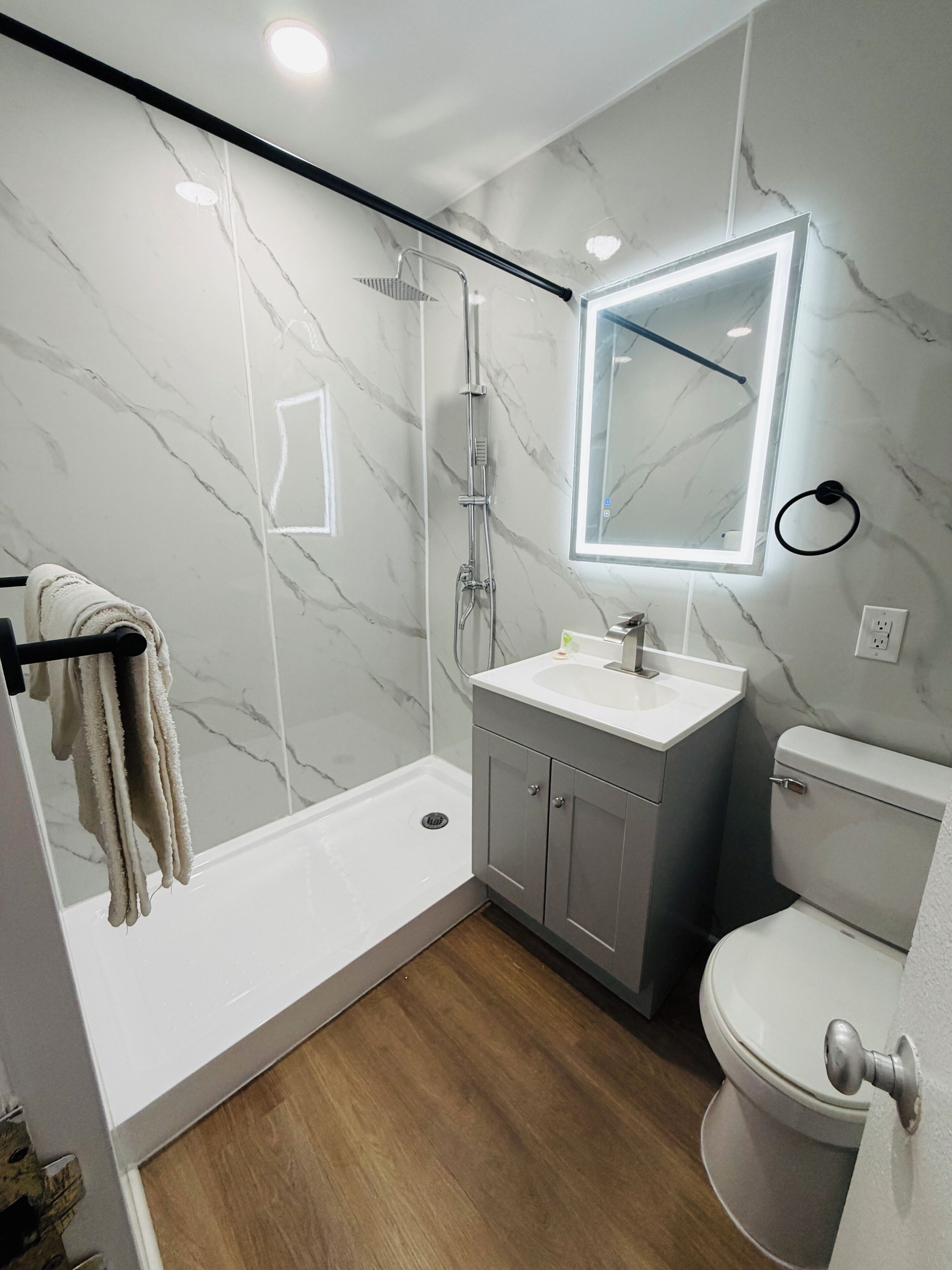 Standaard kamer, 2 queensize bedden | Badkamer | Gratis toiletartikelen