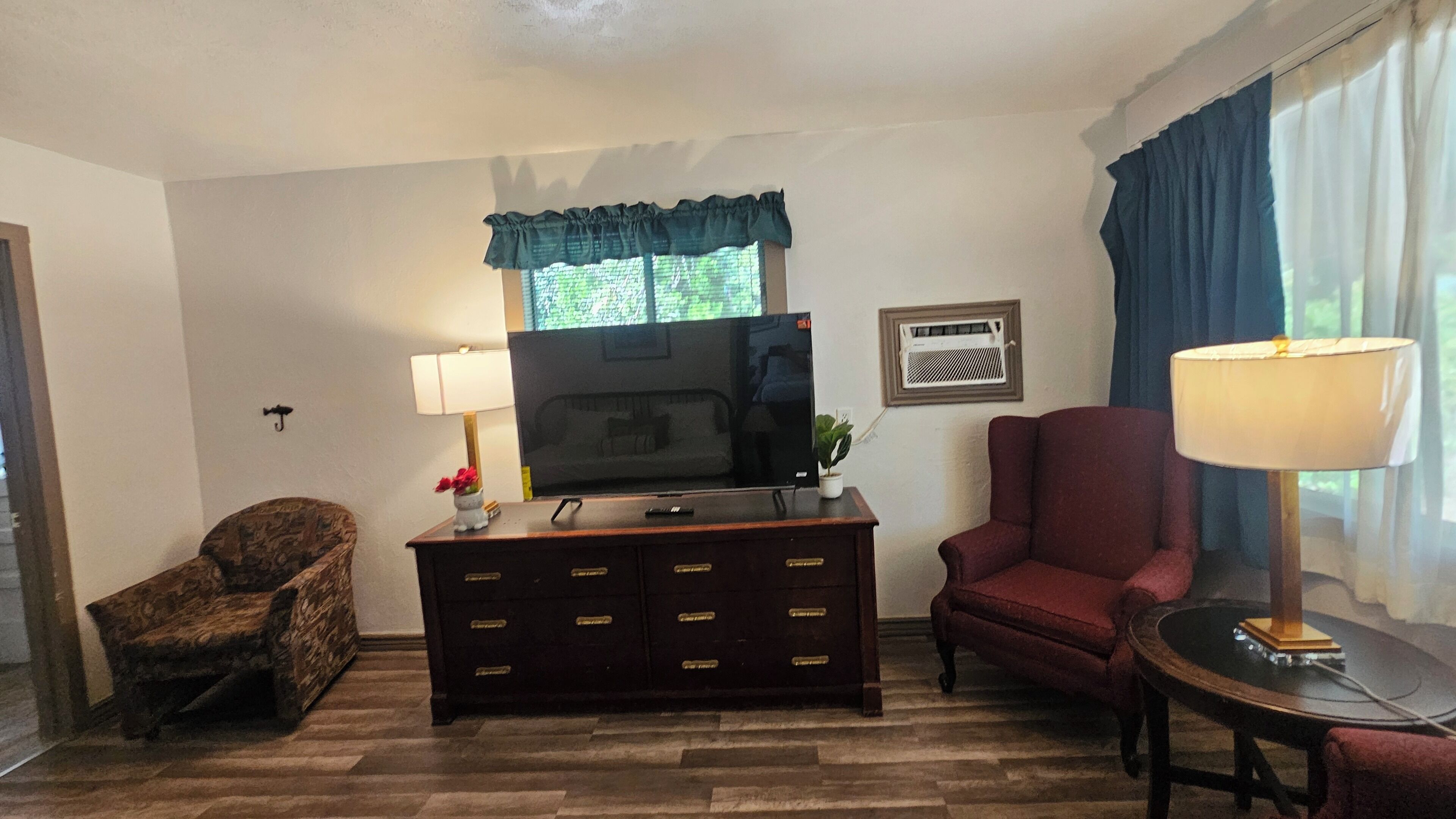 Suite Familiale, plusieurs lits, côté jardin | Coin séjour