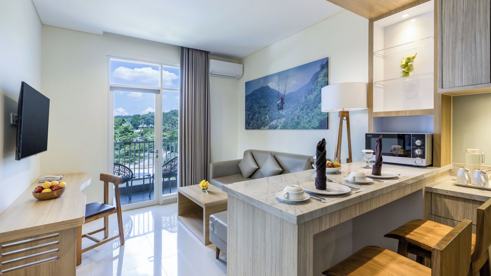 Phòng đôi Junior, ban công | Bếp nhỏ riêng | Tủ lạnh nhỏ, dụng cụ pha cà phê/trà, ấm điện, ghế cao cho trẻ em 