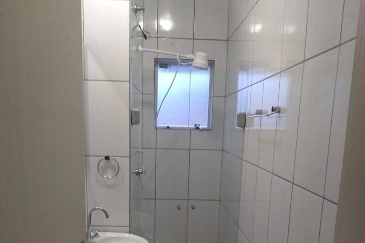Traditional Quadruple Room | Bathroom | Shower, hair dryer, towels