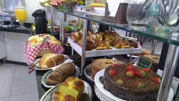 Petit déjeuner buffet compris tous les jours