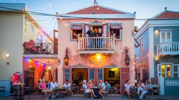 Daily full breakfast (USD 20 per person)