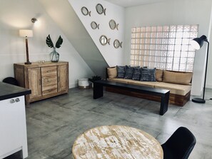 Appartement Confort | Salle de séjour | Téléviseur