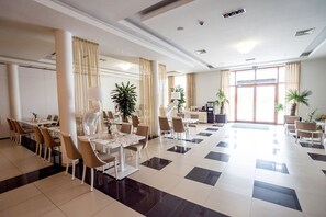 Breakfast, lunch and dinner served - Hotel Aleksandria (Siedlce)