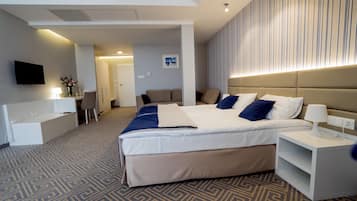Appartement Confort | 1 chambre, coffres-forts dans les chambres, bureau