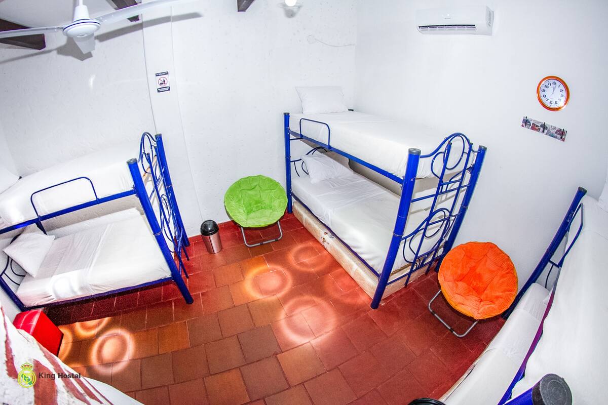 Gemeinsamer Basic-Schlafsaal (6 people, room 1)
