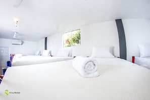 Shared dormitory, 14 people, room 4