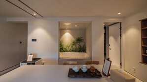 Premier Party Spa Room, Pet-Friendly | บริการอาหารในห้องพัก
