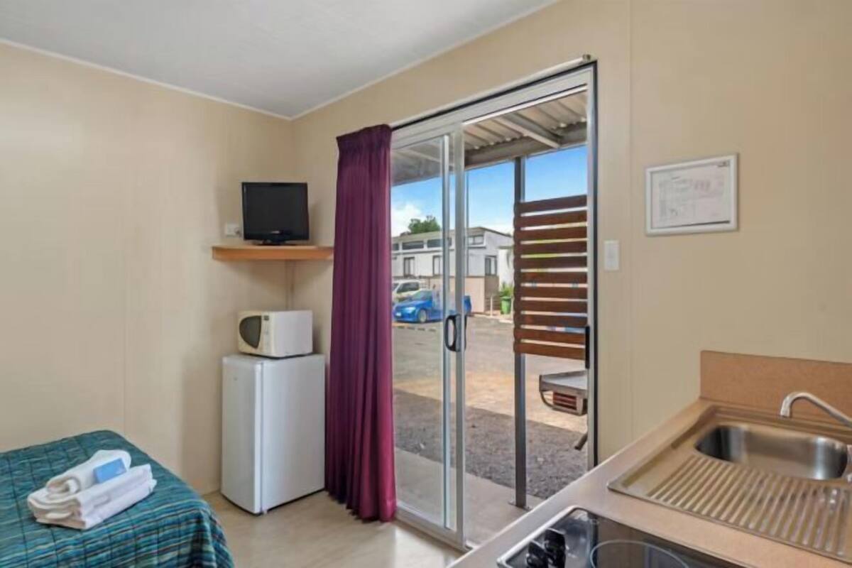 Desk, blackout drapes, iron/ironing board, free WiFi