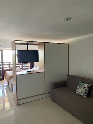 Appartement, vue partielle sur la mer | Cuisine privée | Micro-ondes, plaque de cuisson, blender