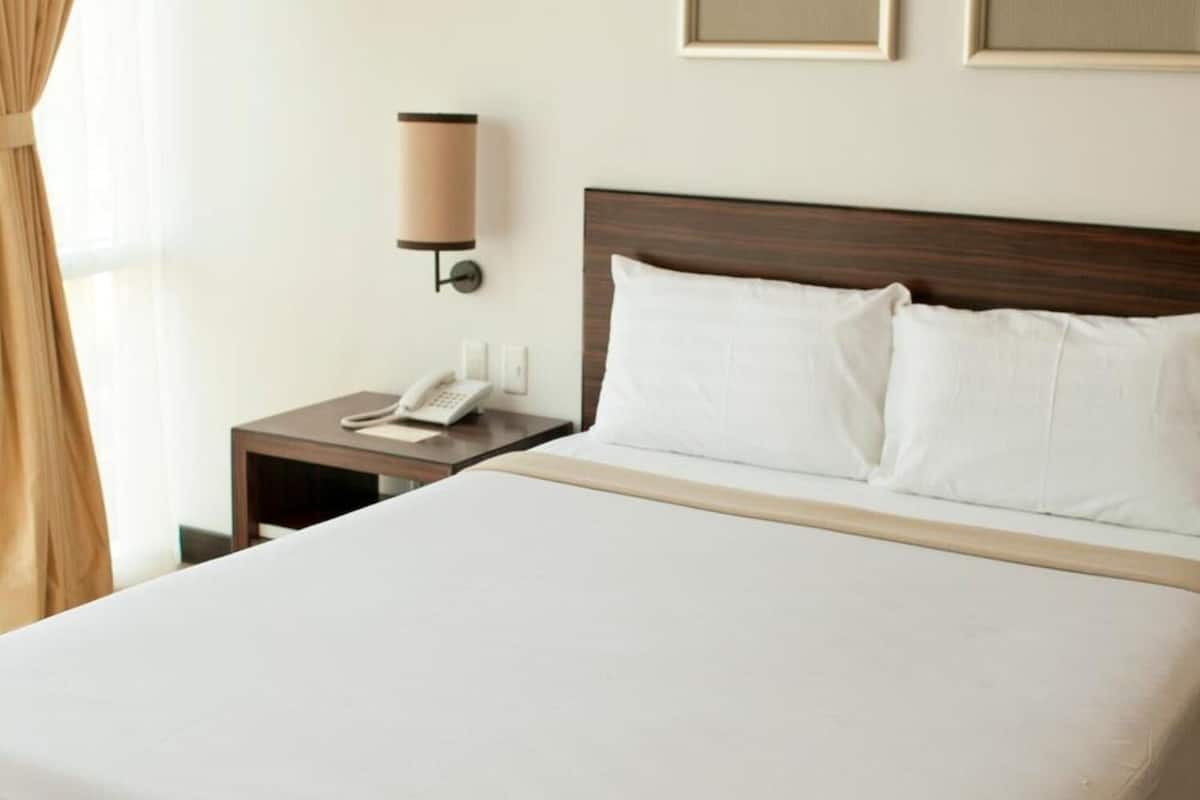 desk, rollaway beds, free wifi, wheelchair access