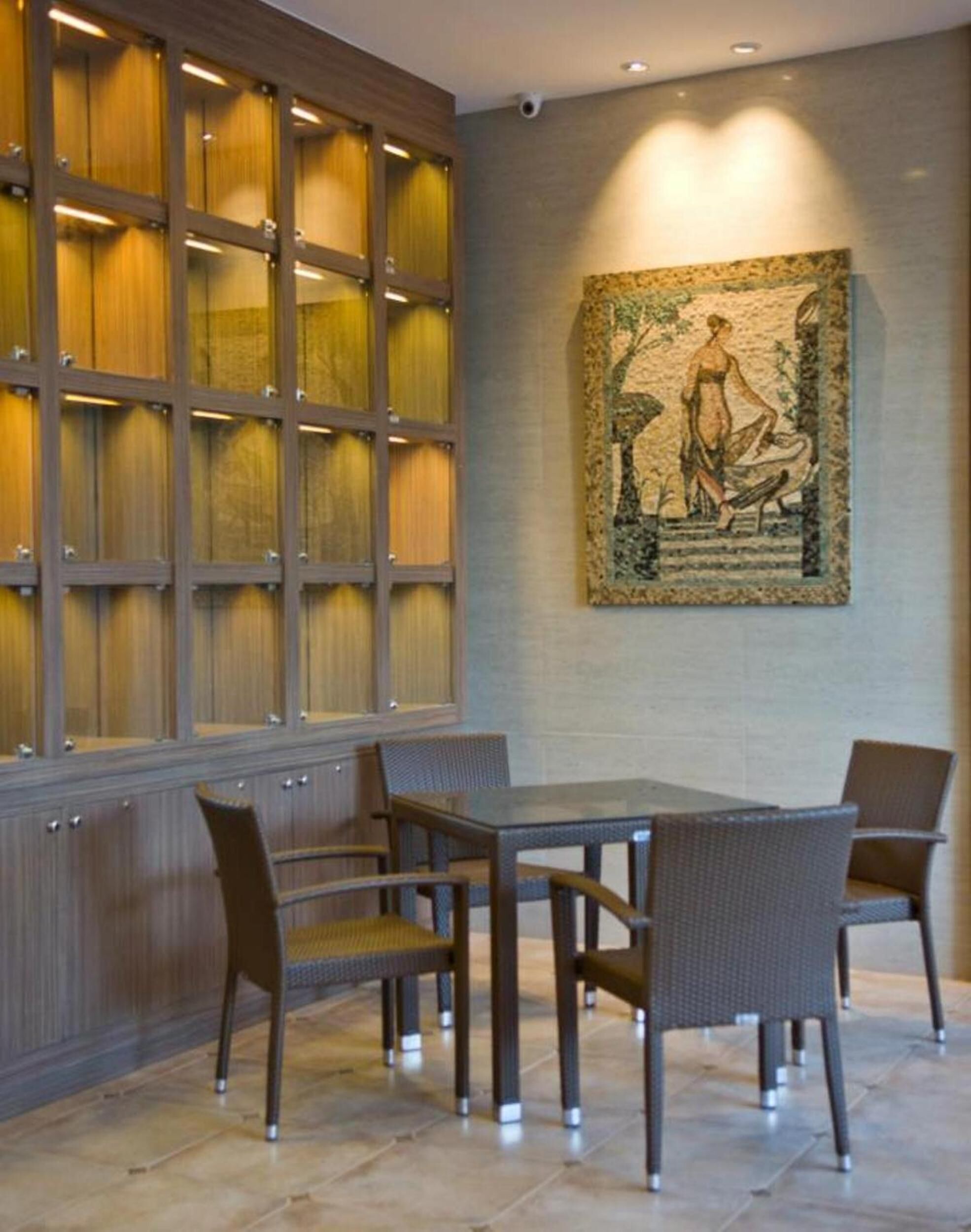 2 restaurants, breakfast, lunch, dinner served; asian cuisine