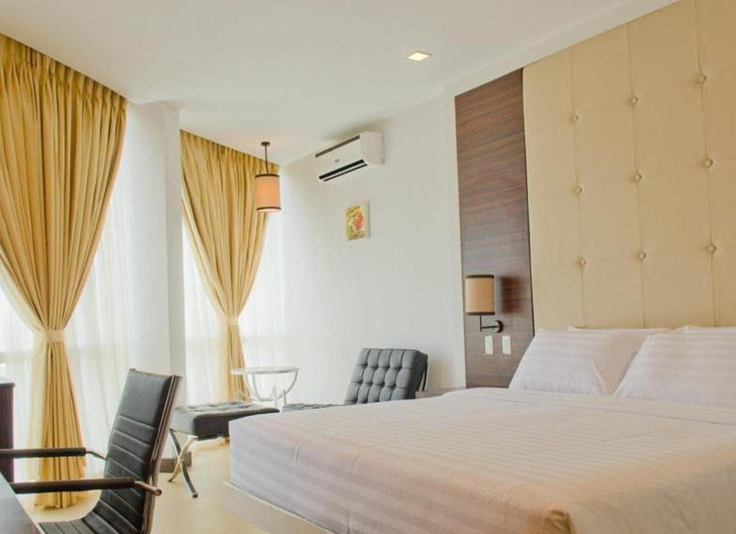 desk, rollaway beds, free wifi, wheelchair access