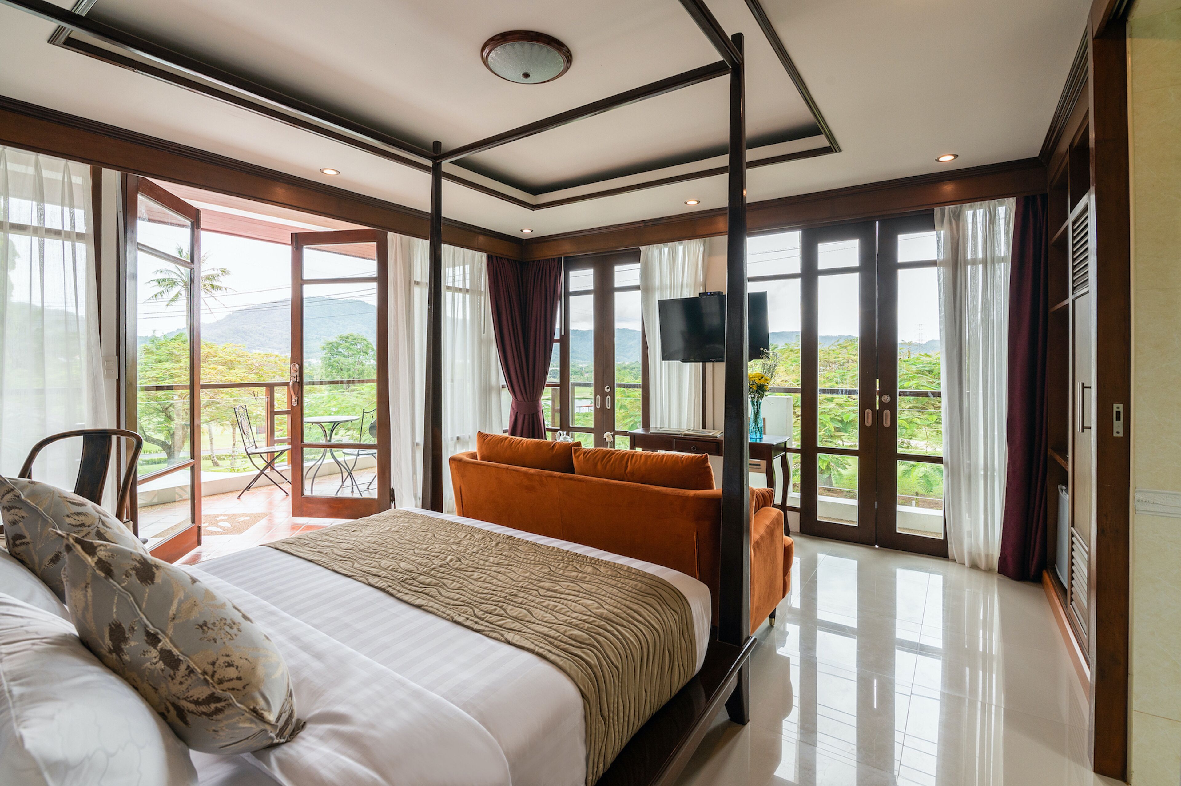 panoramic suite, 1 king bed, balcony, golf view | 14 bedrooms, premium bedding, down duvets, pillow-top beds