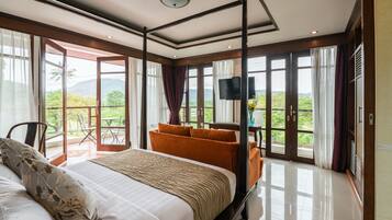 Panoramic Suite, 1 King Bed, Balcony, Golf View | Premium bedding, down duvets, pillow-top beds, free minibar
