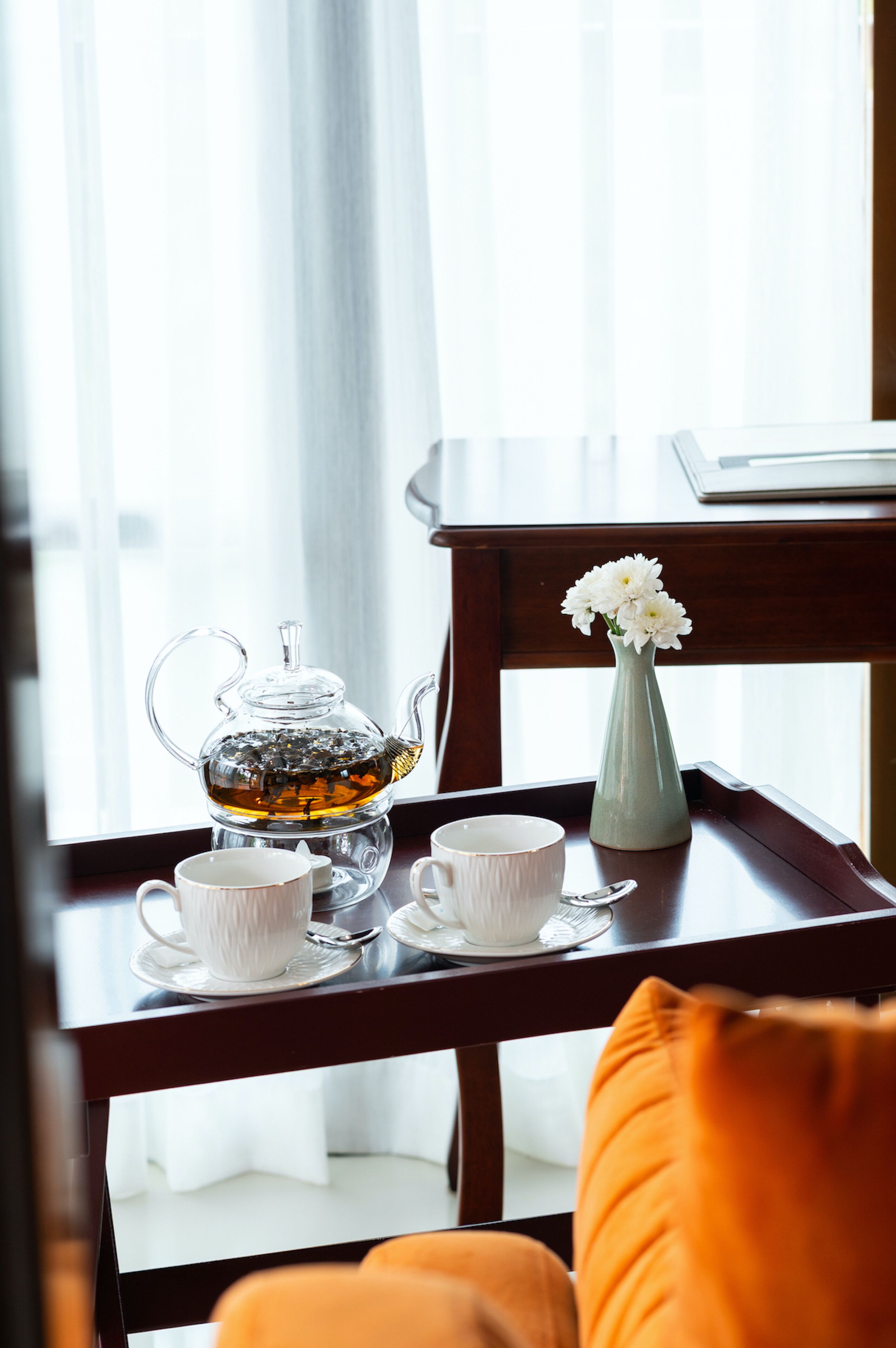 panoramic suite, 1 king bed, balcony, golf view | living area | flat-screen tv, netflix, pay films