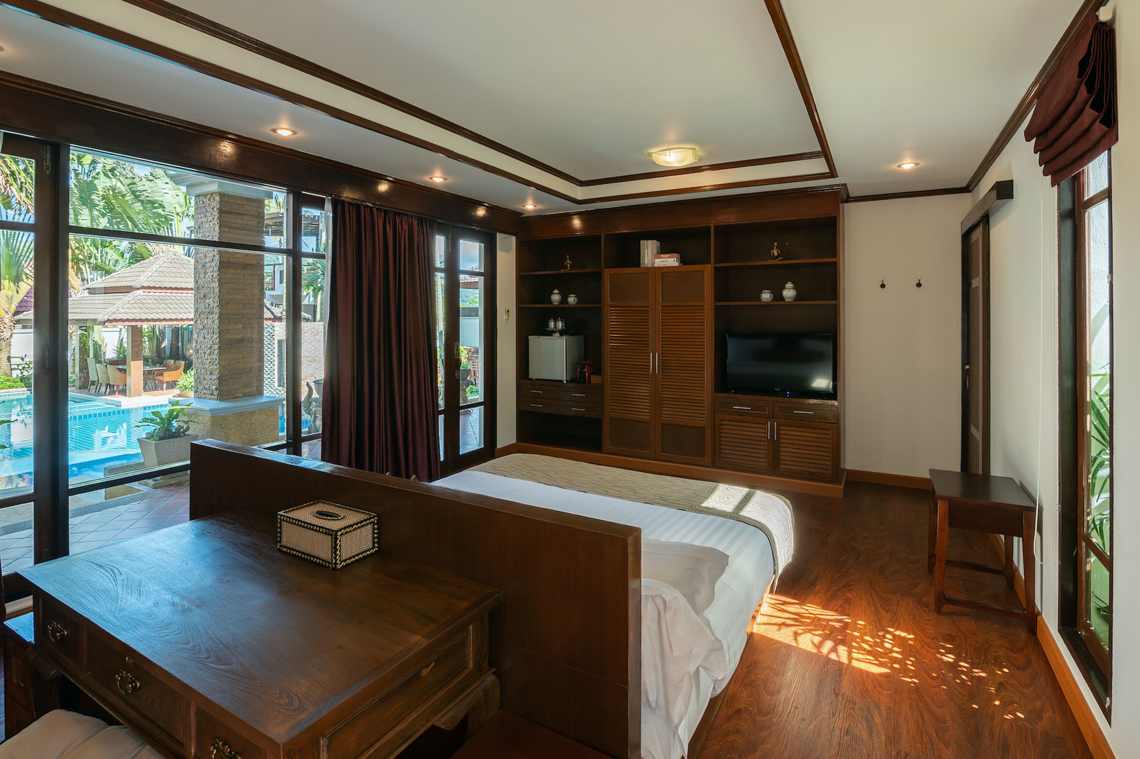 exclusive villa | 14 bedrooms, premium bedding, down duvets, pillow-top beds