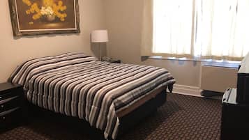 1 bedroom, desk, free WiFi, bed sheets