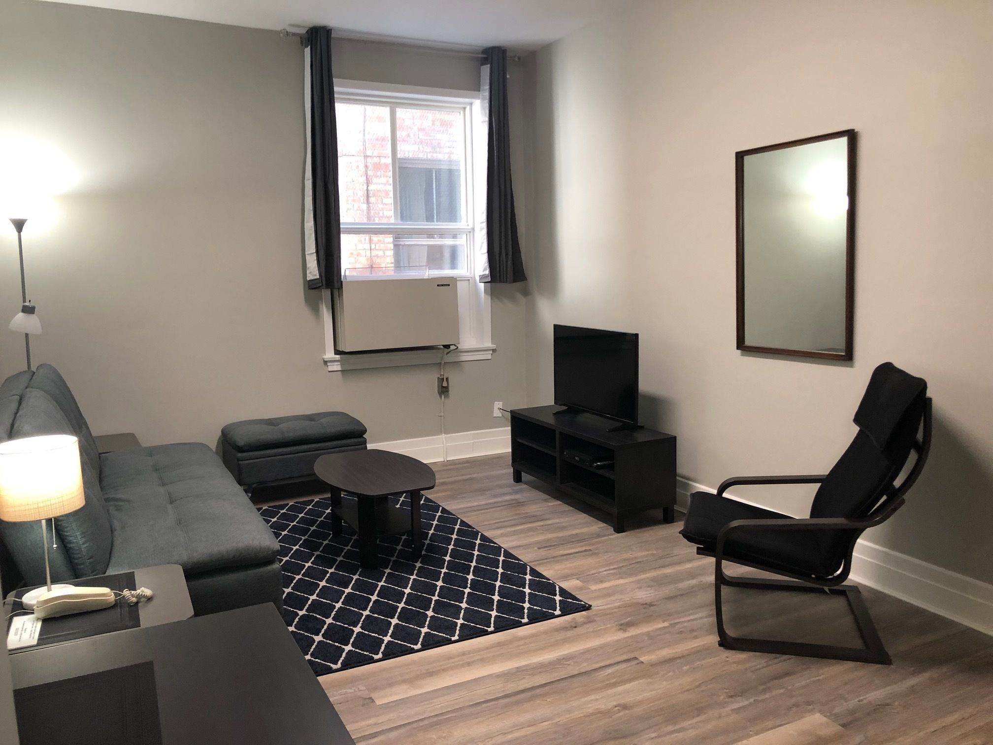 Suite royale | Aire de séjour | Téléviseur ACL