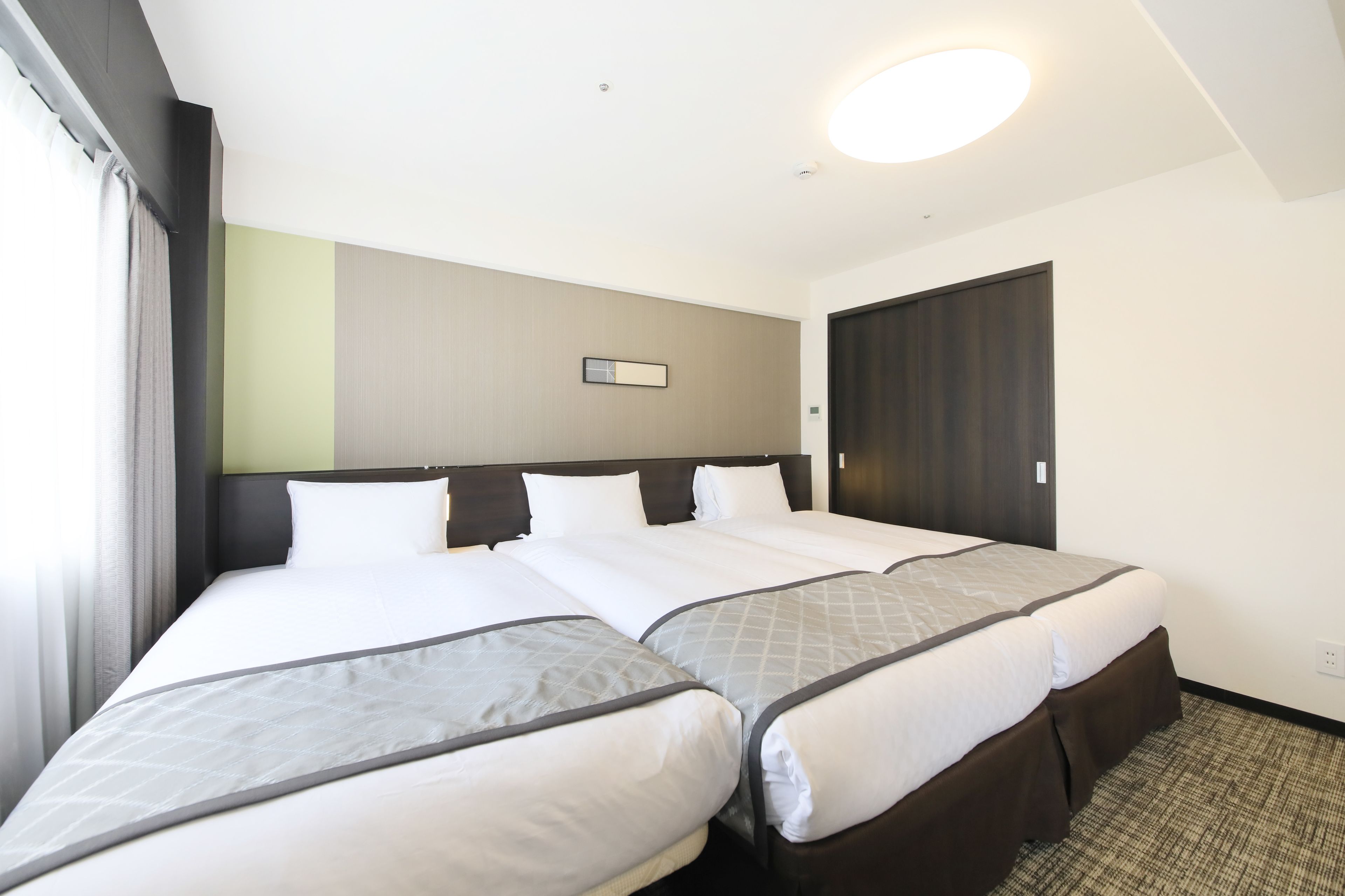 1 bedroom, desk, soundproofing, free wifi