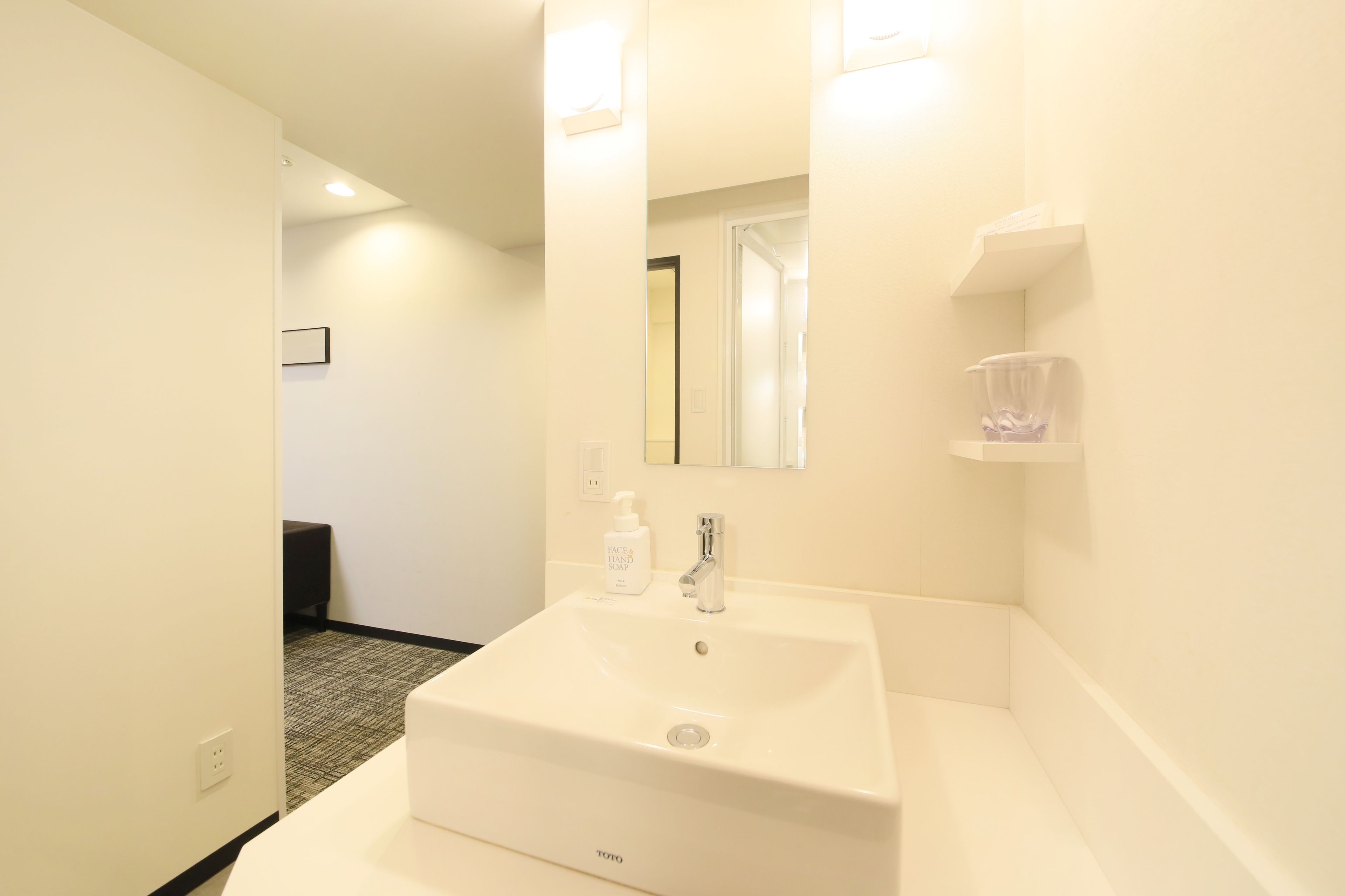 1 bedroom, desk, soundproofing, free wifi