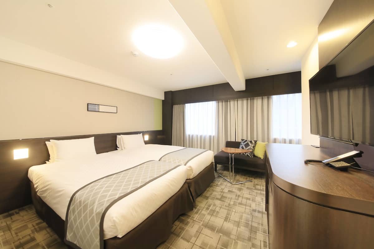 1 bedroom, desk, soundproofing, free WiFi