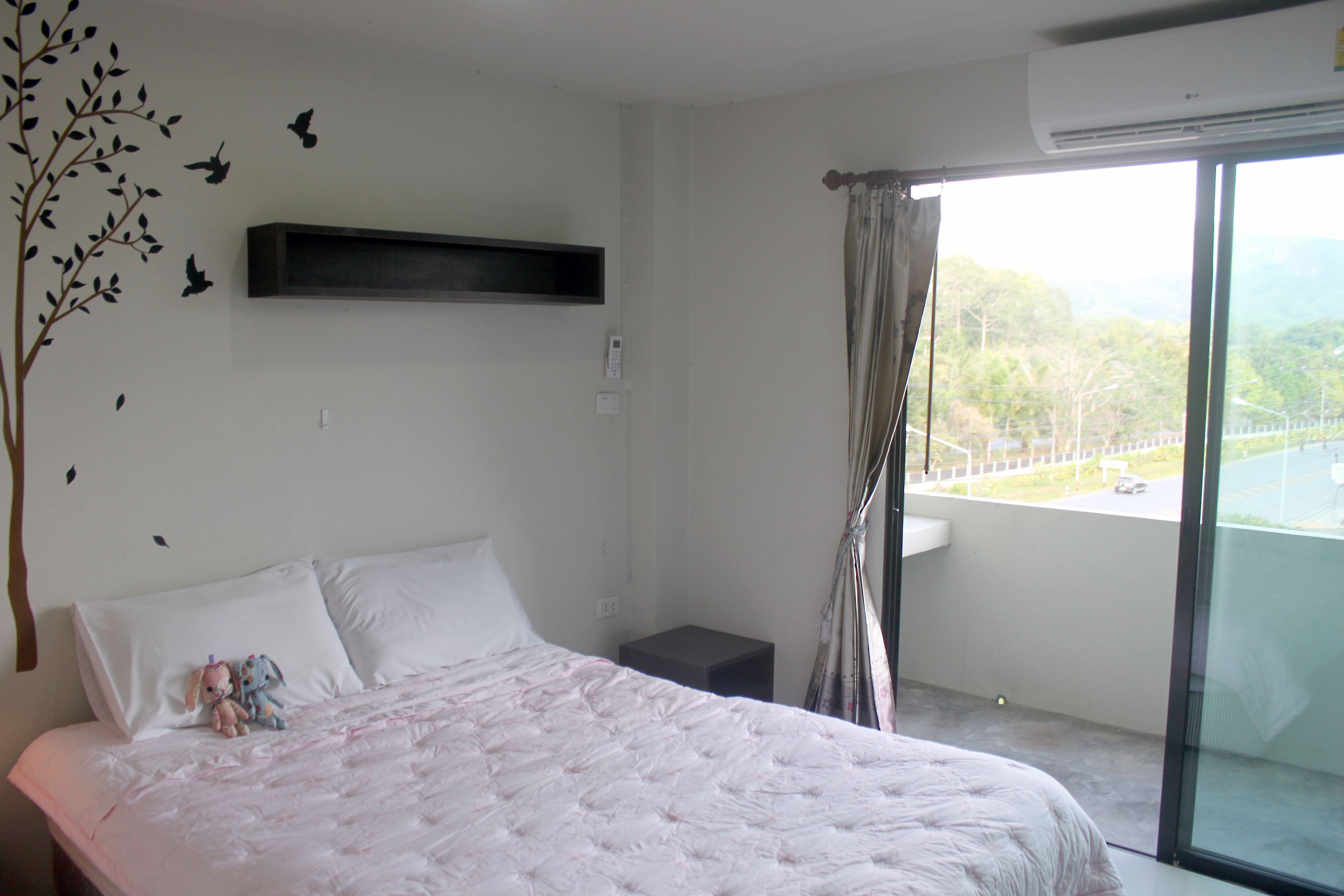 Standard Queen Room | Meja, Wi-fi percuma, cadar katil 