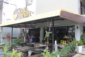 Lunch and dinner served, Thai cuisine - Cozy Rabbit Hotel (Thung Song)