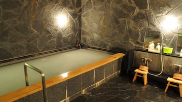 Bồn tắm spa trong nhà