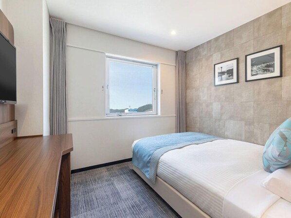 Iron/ironing board, free WiFi, bed sheets - Smile Hotel Hakodate (Hakodate)