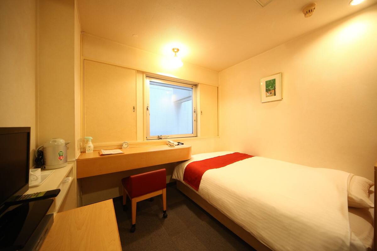 Iron/ironing board (on request), WiFi (free), bed sheets