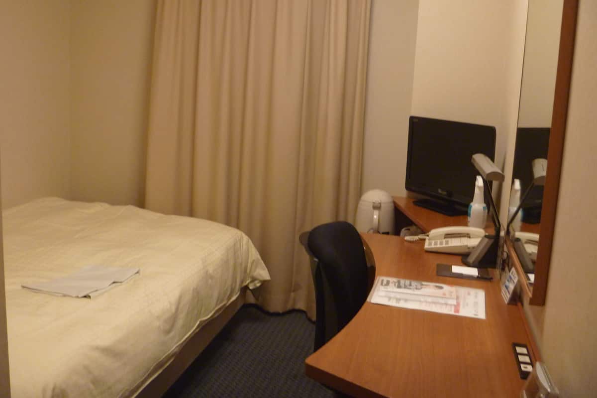 Escrivaninha, cortinas blackout, Wi-Fi de cortesia