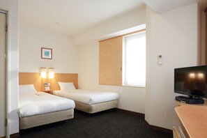 羽毛の掛け布団、デスク、防音設備、WiFi (無料)